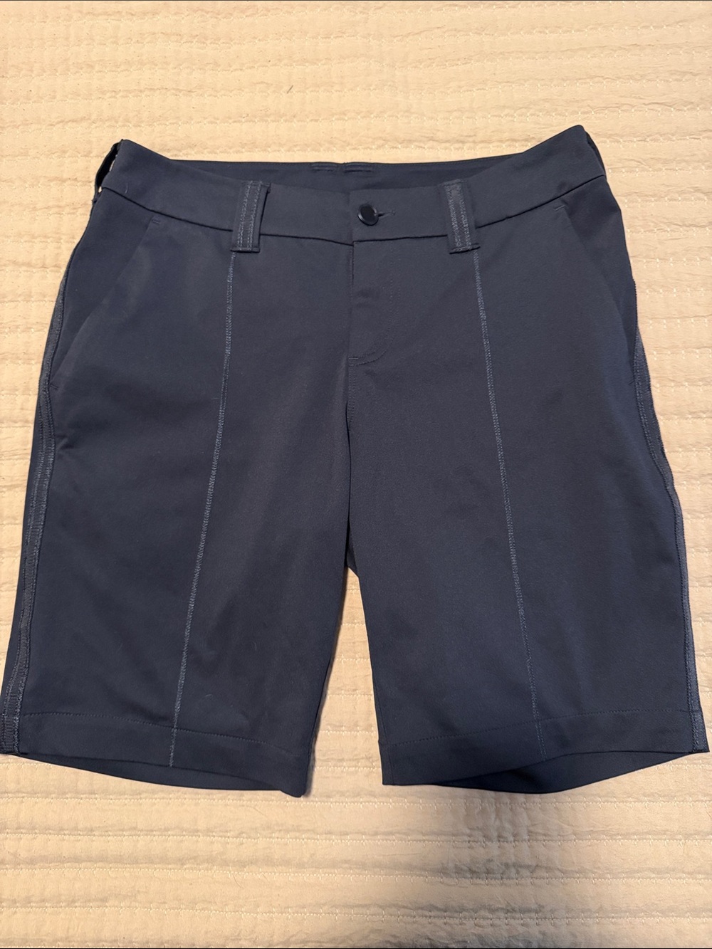 lululemon athletica Women's Black Stretch Bermuda Shorts